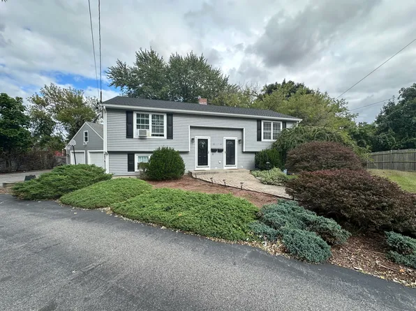 2 Arnold St, Riverside, RI 02915