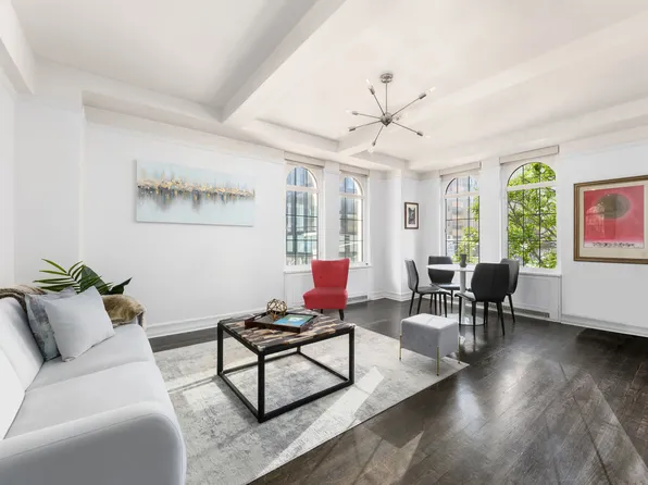 470 West 24th Street 2C image 1 of 13