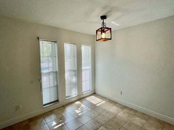 3rd image of 3048 Unkaterri Ln