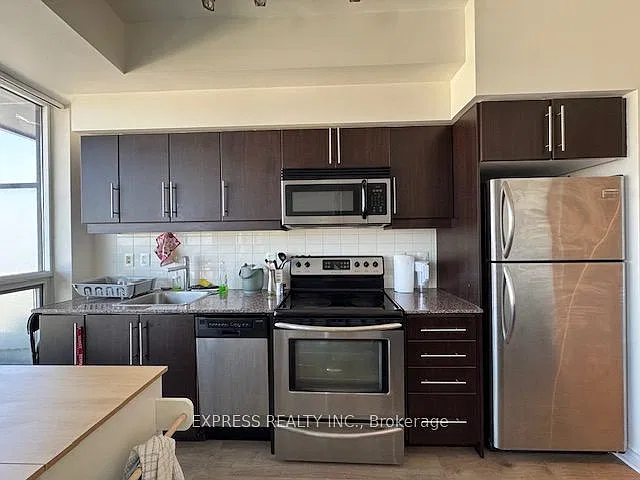 Arc Condo — Photo 3