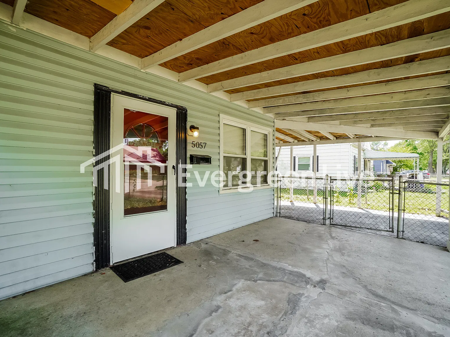 3 bed, 1.0 bath, 1054 sqft, $1,445 — Photo 3