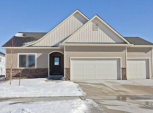 1115 15th Ave SE, Altoona, IA 50009