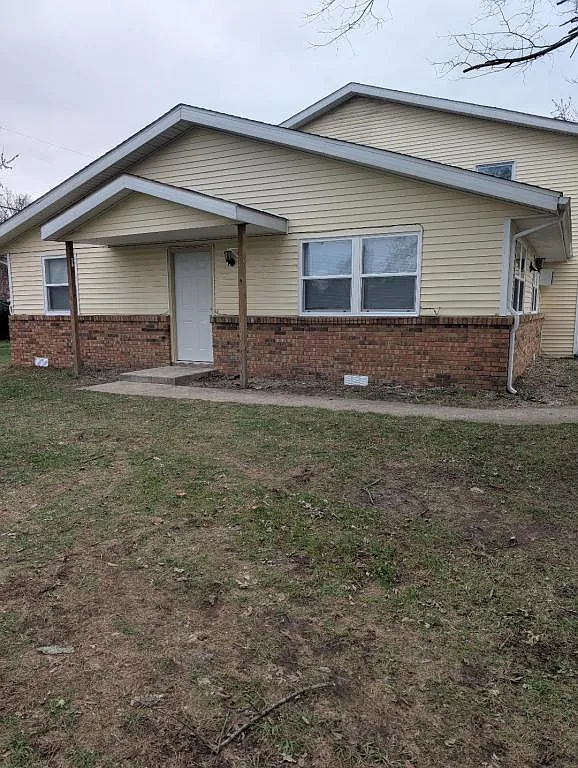 Building Photo - 9015 Midway Dr #4