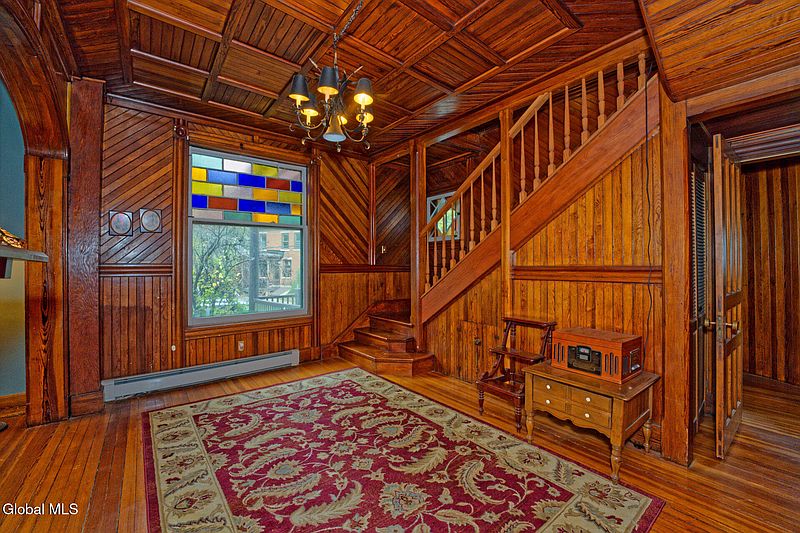 5th image of 1078 Gillespie Street