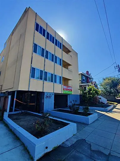 2637 Regent