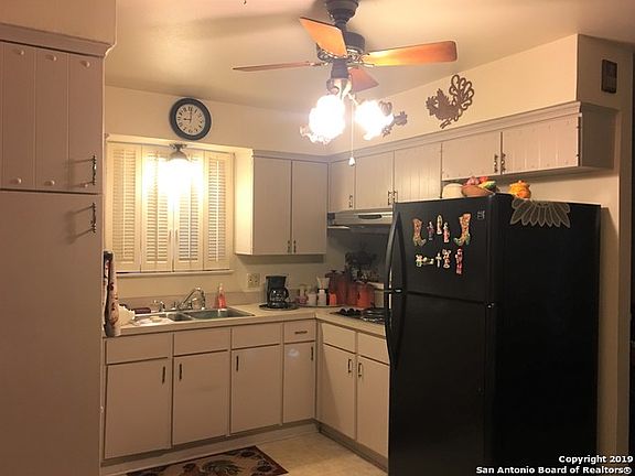 3rd image of 10703 Burr Oak Dr