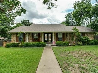 904 Oak Trl, Desoto, TX 75115