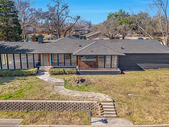 3rd image of 109 Pecan Dr
