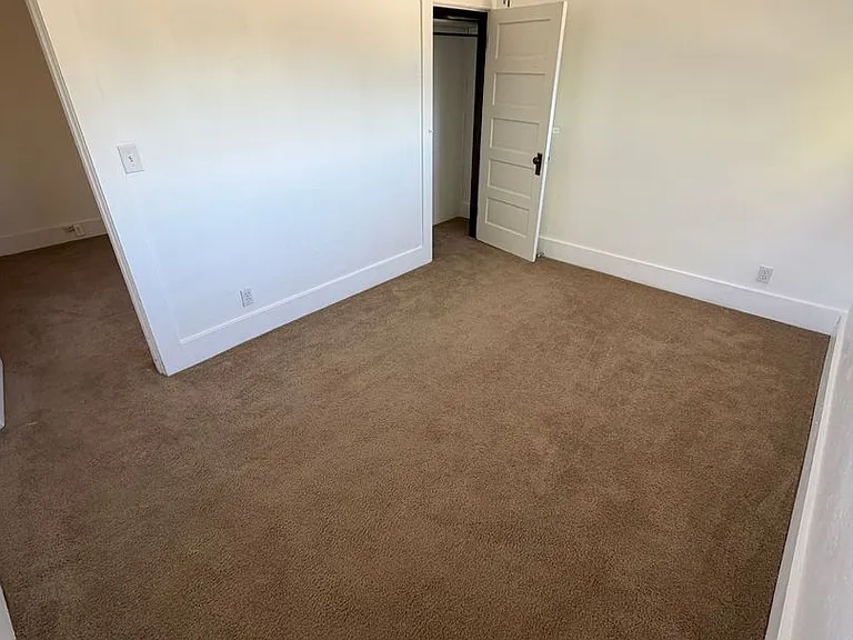 202 NW 15th St #5 — Photo 7