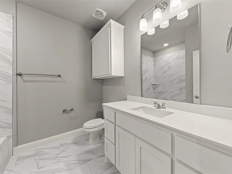 304 Community Dr — Photo 22