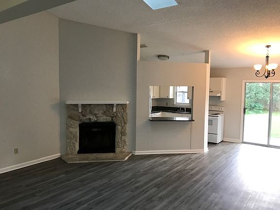 4th image of 2769 Cavender Ct