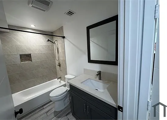 1348 W 41st Pl — Photo 6