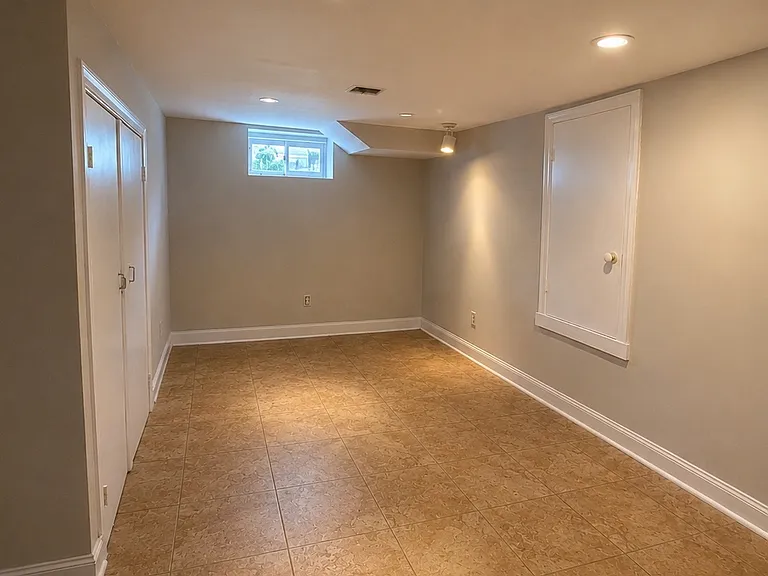 560 Old Town Rd — Photo 20