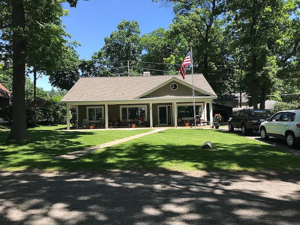 1st image of 791 Lakeside Dr