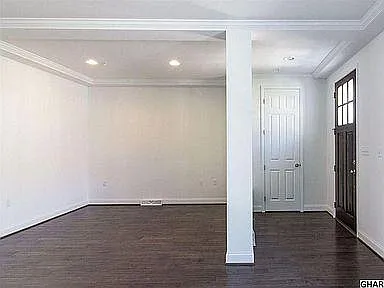 405 Old Farm Ln — Photo 4