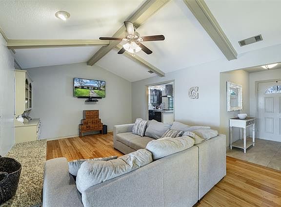 4th image of 3821 Roan Cir