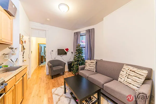 Rented by Wave Real Estate Group | media 45