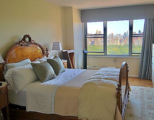 5th image of 15 W 72nd St APT 31E