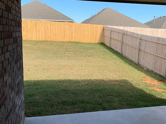 5th image of 9433 NW 87th Pl