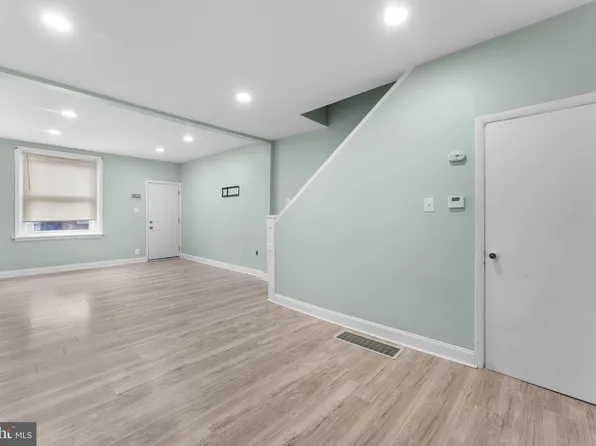 2041 Dennie St, Philadelphia, PA 19140