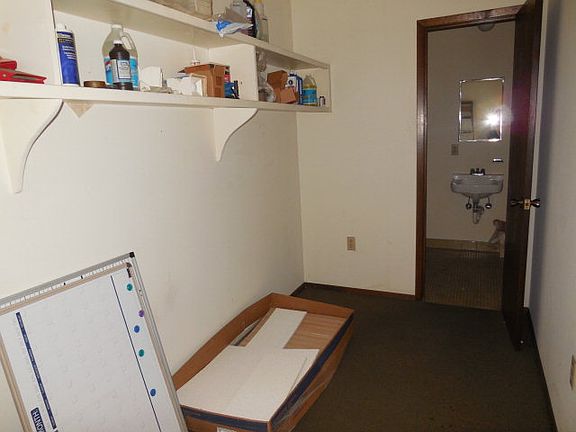 5th image of 116 S Woodburn Dr