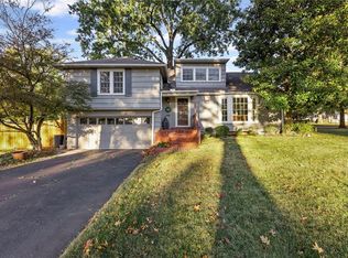 7000 Roe Ave, Prairie Village, KS 66208