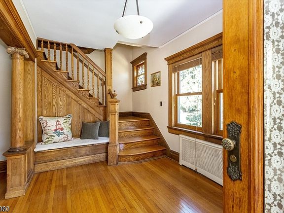 4th image of 76 Edgemont Rd