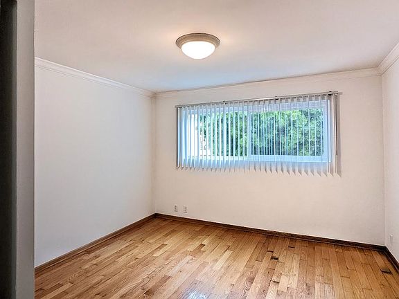 5th image of 230 Bicknell Ave APT 103