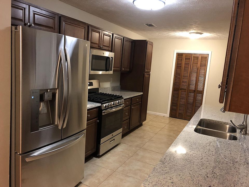 Kitchen with breakfast nook and Pantry