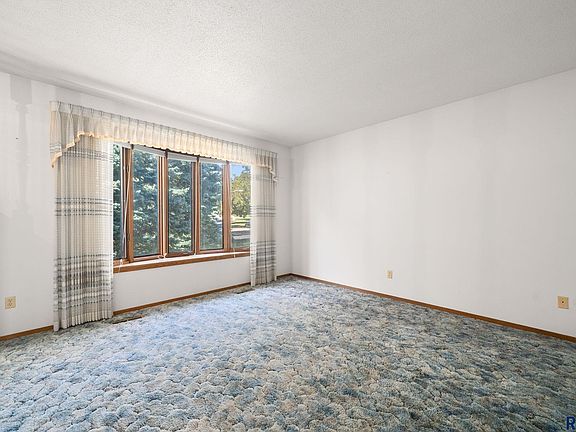 4th image of 2104 S Devon Dr