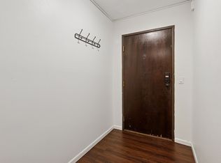 1304 Medicine Lake Dr W #116, Plymouth, MN 55441