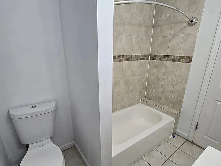 43 Treacy Ave #1L — Photo 8
