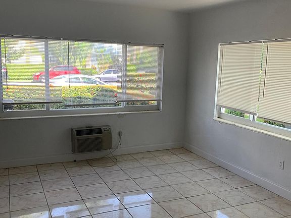 2nd image of 735 Euclid Ave
