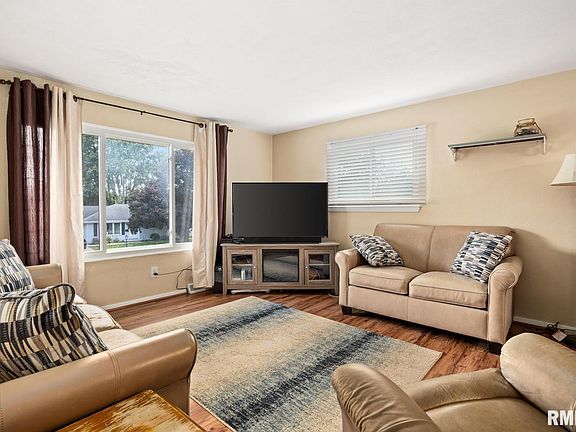 5th image of 3205 W Birkshire Dr