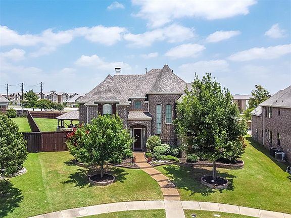 2nd image of 4576 Lindenwood Dr