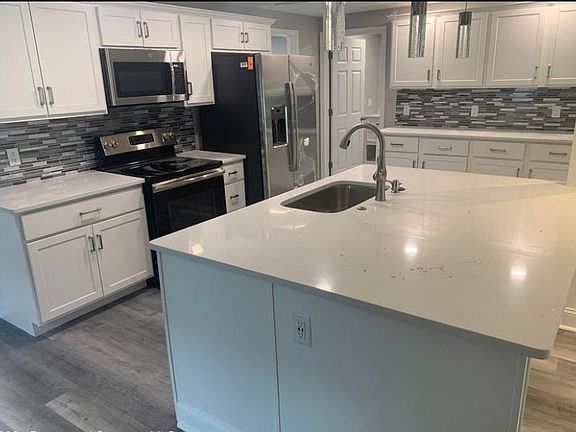 3rd image of 216 Sussex St #2B