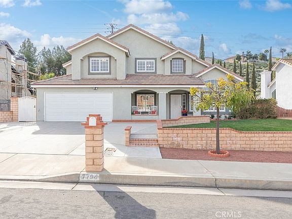 3rd image of 7794 Longs Peak Dr