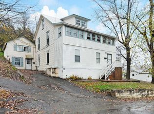 212 Jackson St, Hancock, MD 21750