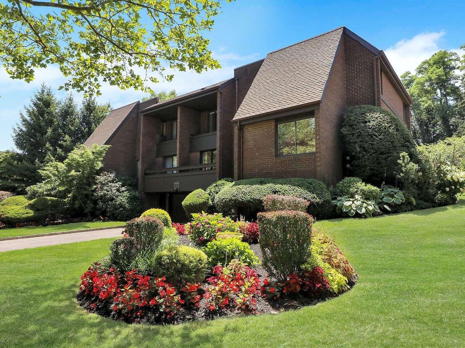 32 Acorn Ponds Drive UNIT 32, Roslyn, NY 11576 Zillow