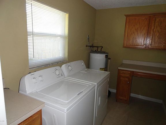 3rd image of 4028 Holder Park Dr