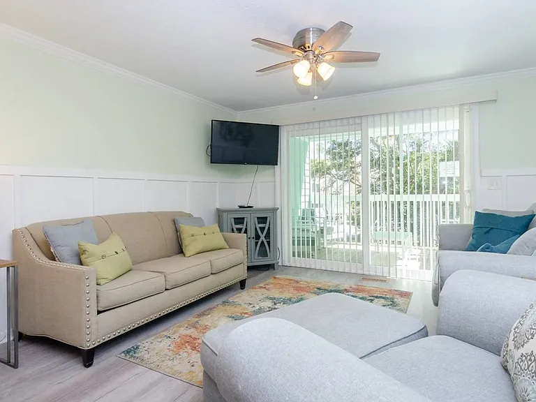 2302A Surfrider Cir — Photo 4