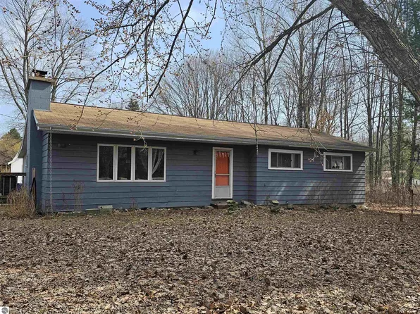 8989 Ora Lake Rd, Hale, MI 48739