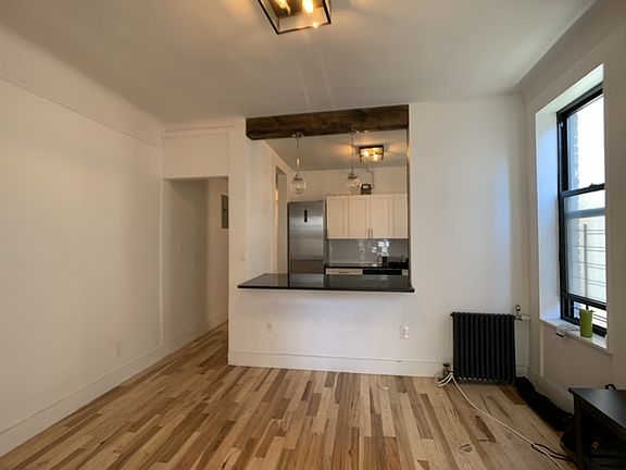 4th image of 880 St Nicholas Ave APT 33