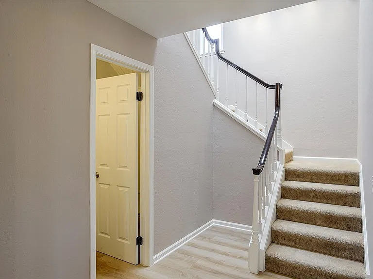 608 Mystic Ln — Photo 31