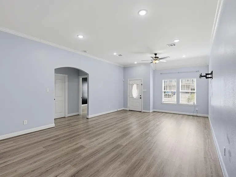 15914 Tug Ct — Photo 8