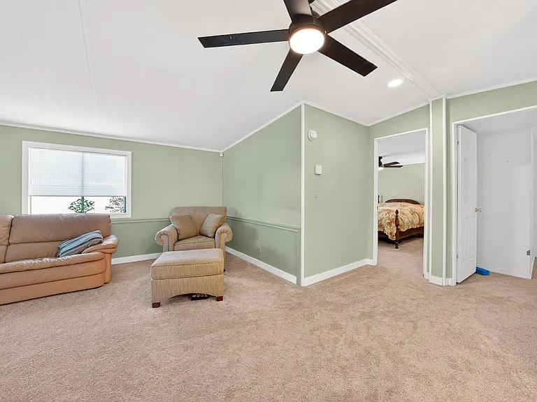 516 Jason Dr — Photo 8