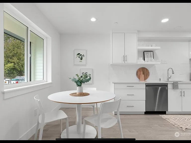 10430 8th Ave NW — Photo 9