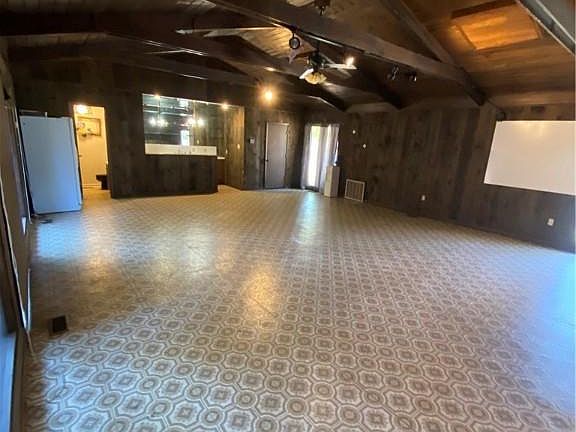 3rd image of 206 W 31st St