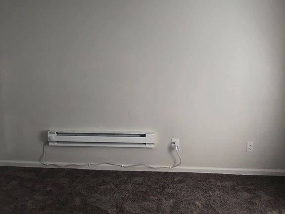 2nd image of 2606 Queen Ave #Up-4