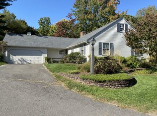 20 Gloucester Ln, West Hartford, CT 06107